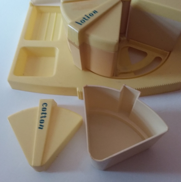 1970 Vintage Plastic Yellow and White Baby Dressing Table Layette 14 Pc. Set - Picture 5 of 5